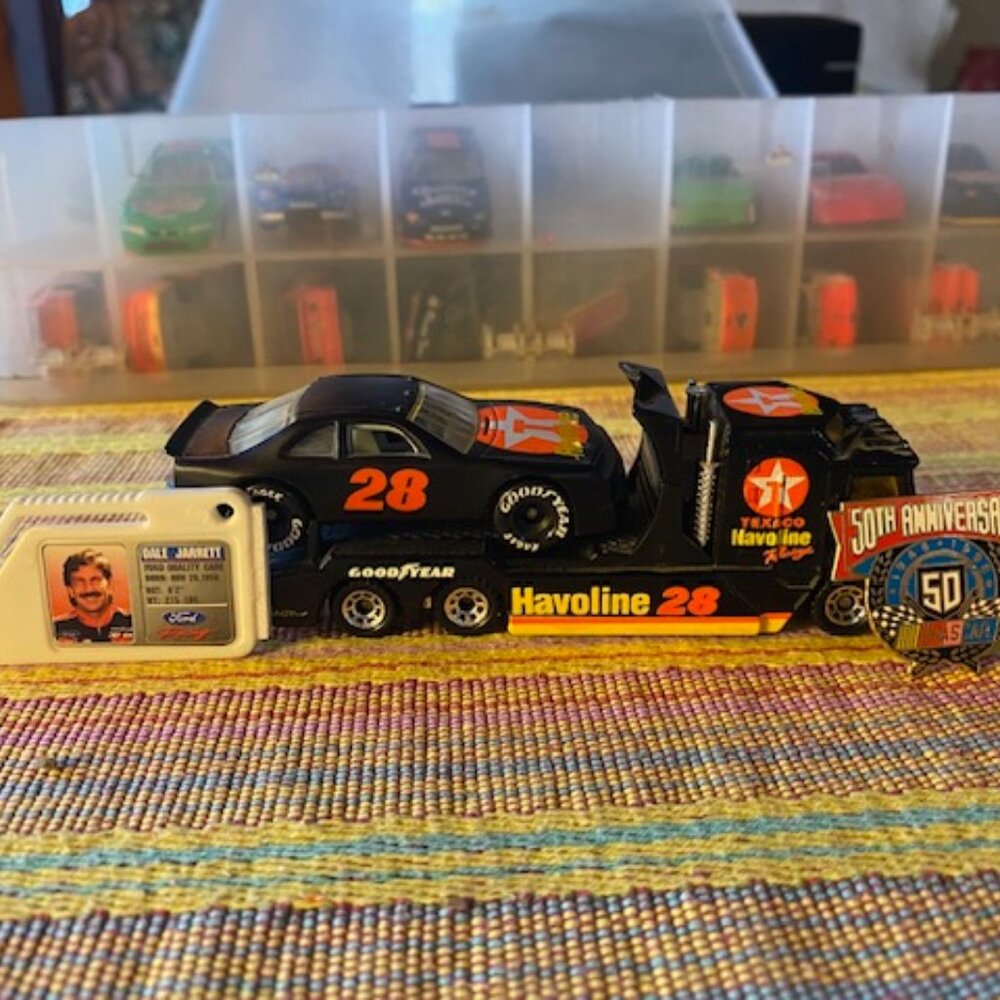 Matchbox cars in case-45 cars/1 truck 1995 transporter